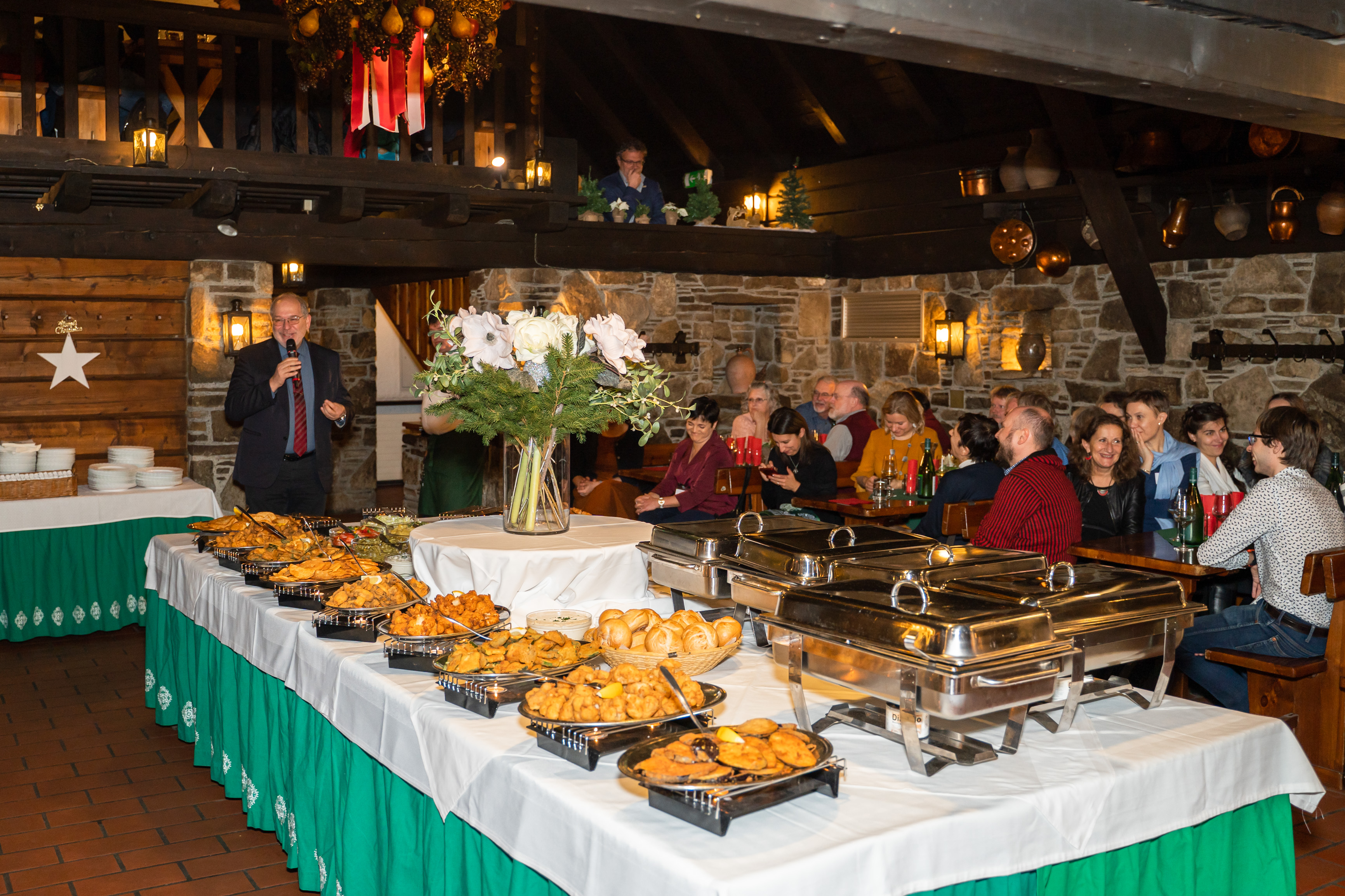 miCROPe 2019 conference dinner at a traditional Viennese Heurigen